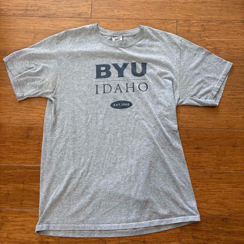 BYU IDAHO COUGARS GRAY BLUE T SHIRT MEDIUM BIRMINGHAM YOUNG UNIVERSITY TEE